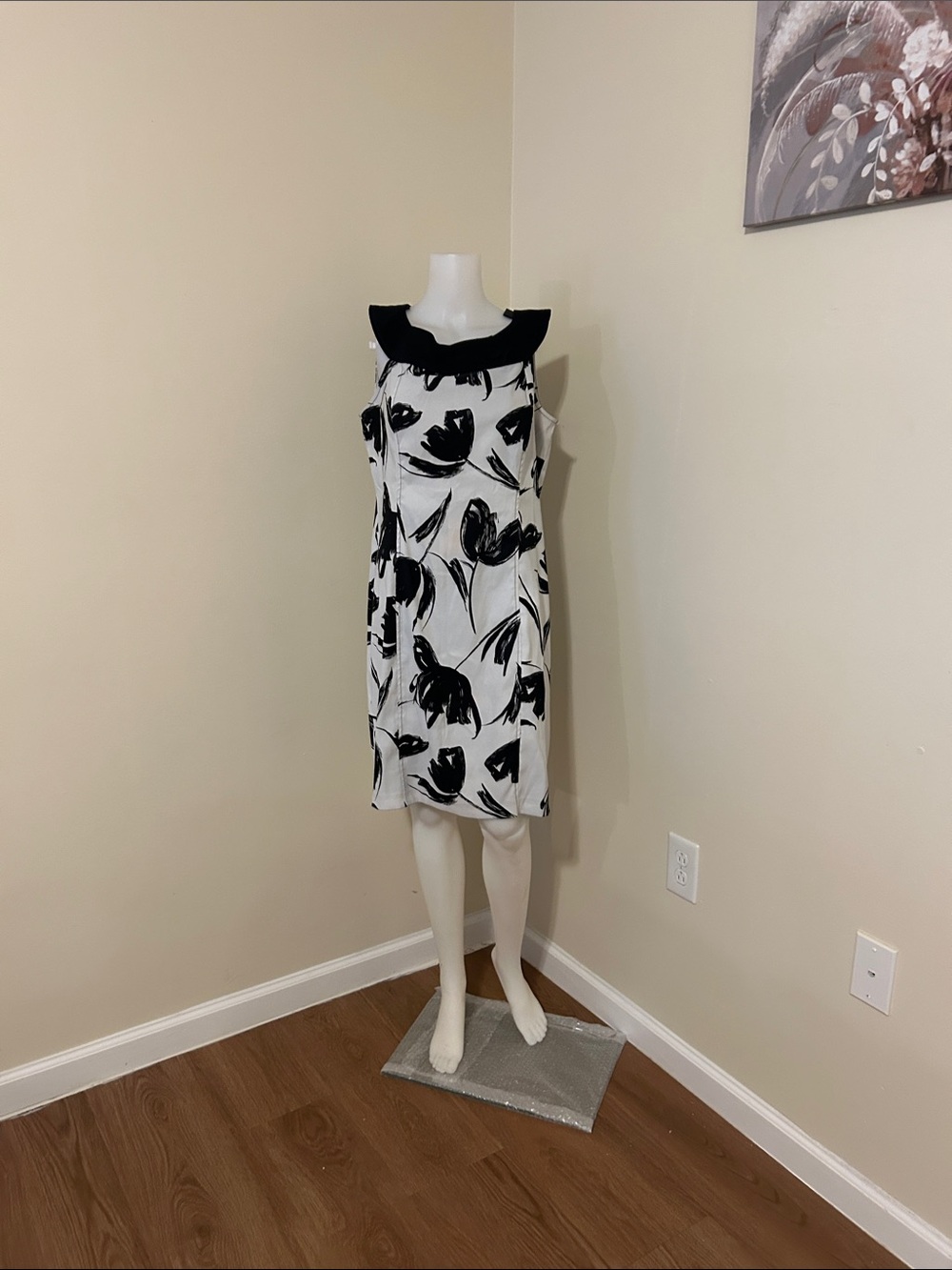 AB Studio Black & White Sleeveless Midi Dress with Ruffle Collar